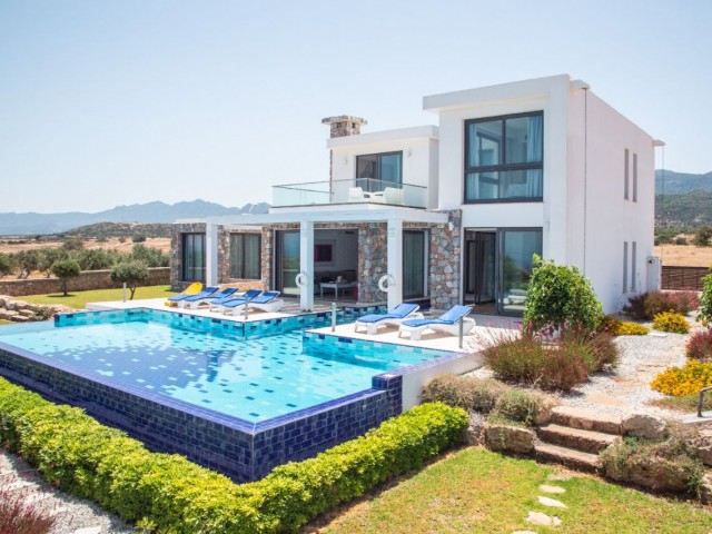 2023 PROJECT DELIVERY ! PRIVATE POOL VILLA WITH PRICES STARTING FROM STG 5 +1 425.000 BY THE SEA IN 