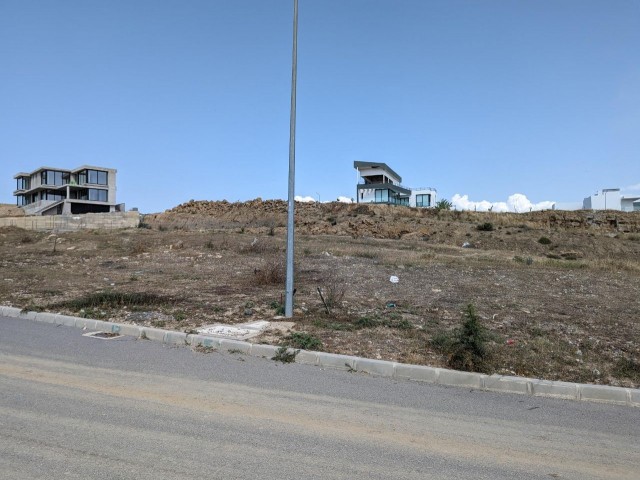 HAMITKÖY ANITTEPE Bezirk, in hoher Lage, Türkische KOCHANLI, 2-stöckige WOHNGENEHMIGUNG, 759 M2, Grundstück mit Blick auf Nikosia ** 