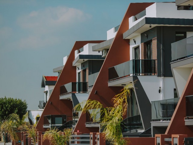 İskele, Long Beach Bölgesinde Satılık 3+1 Deniz Manzaralı Triplex Villalar
