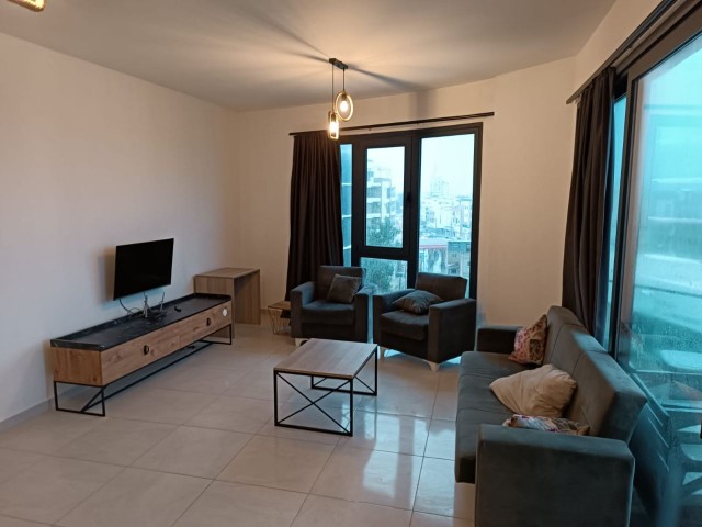 Famagusta city centre Sakarya 3+1 rent house 4.floor Full furniture 6 months payment per 650£ deposit and commission Full a.c in the room New apartman There are Jenarator elevator 