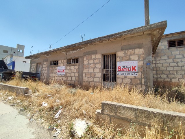 300 m2 Baugenehmigung zu verkaufen Gebäude in Famagusta kleine Industrie von OZKARAMAN (1200 m2 Grun