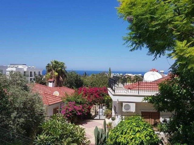3+1 Wohnung zu verkaufen in Kyrenia Lapta ** 