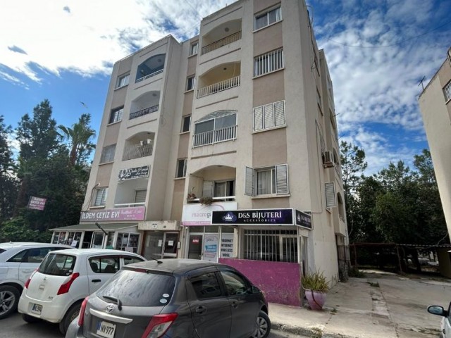 Zu verkaufen Sozialwohnung in Famagusta Dumlupinar, möblierte 3+1 Wohnung