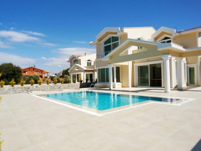Alsancak, nie bewohnt 3 + 1 Lu, villa mit privatem Pool +905428777144 ** 