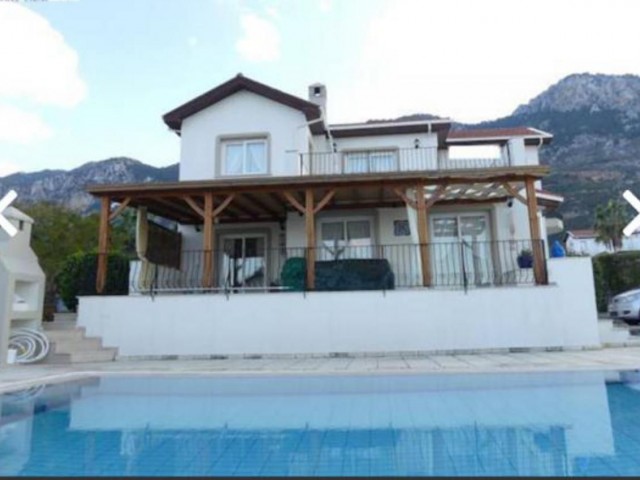 Villa zur täglichen Miete mit privatem Pool in Lapta!!! ** 