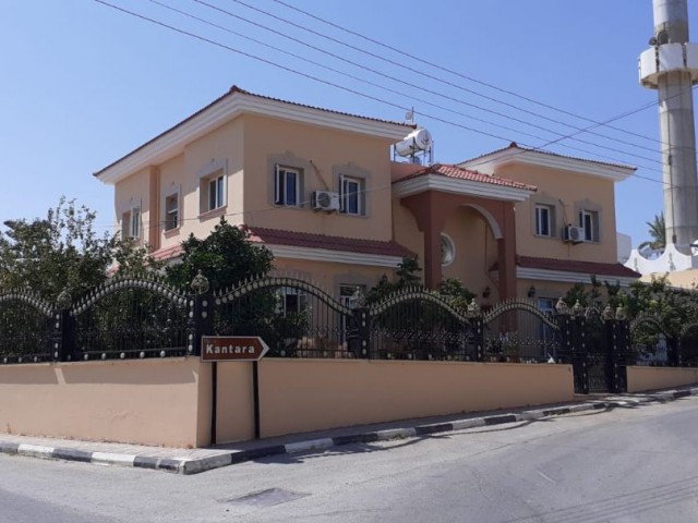 İskele - Ergazi'de satılık arsalı villa