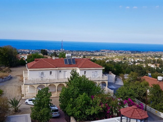 villa zum Verkauf in bellapaista mit Blick auf das Meer und das Kloster in fantastischer Lage ** 
