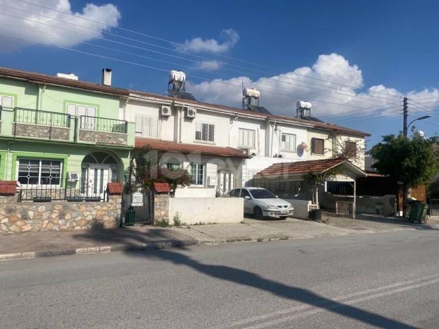 Halb freistehend Kaufen in Taşkınköy, Nikosia