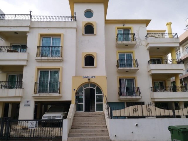 Zu verkaufen 3+1 Wohnung zu verkaufen in Kyrenia Zentrum, in der Nähe von Akpinar Kreis (Anteil Koban)