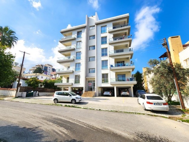 Zu verkaufen 2+1 Wohnungen in Kyrenia Centre