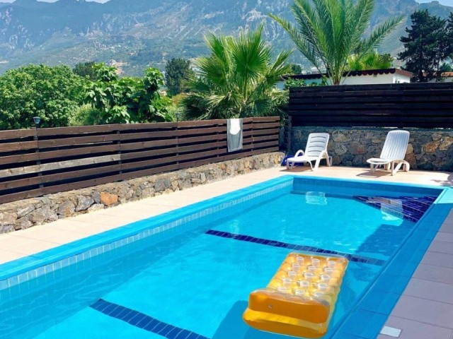 Kyrenia - Lapta 3+1 Villa zu verkaufen mit Schwimmbad. 