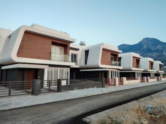 At the project stage, consisting of 3 stages,5+5+5 there are 15 villas in total, 3+2 villas for sale