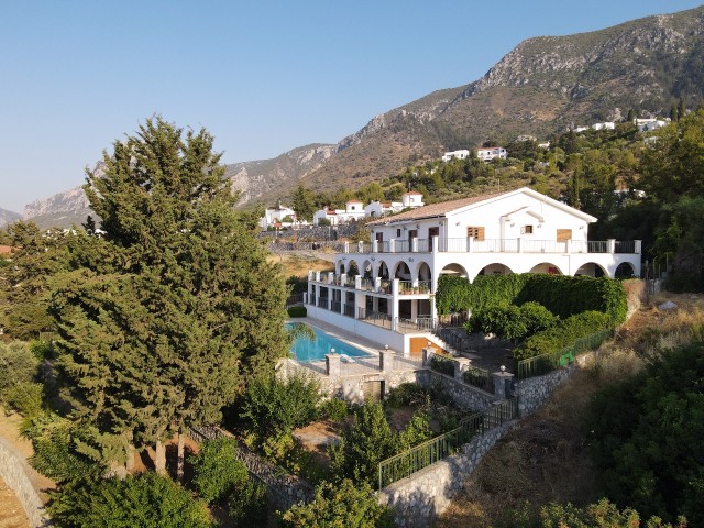 Mansion for Sale in Kyrenia Karmi