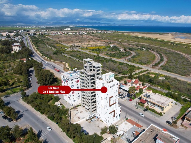 Komplett möblierte Maisonette-2+1-Wohnung zum Verkauf auf Salamis Yolu in Famagusta