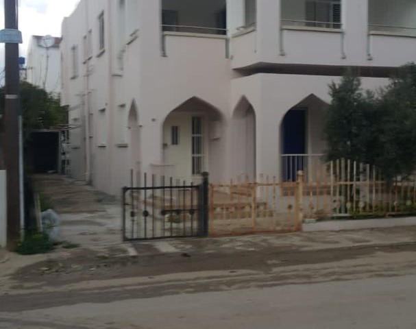 Gazi Mağusa Sakarya'da Satilik 4+2 villa