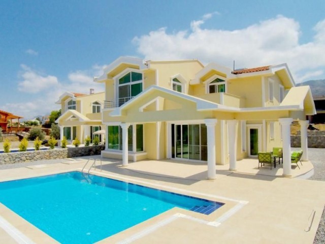 Fully Furnished 3+1 Villa for Sale in Alsancak, Close to the Sea and the Main Road, Ready to Move **