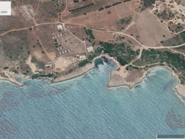 قیمت کاهش یافته است!!! یک هکتار 175000 دلاری زمین بلال ترکیه در ساحل در گیرنه کارشیاکا. زمین واقع در منطقه بلو می تواند برای اهداف گردشگری مورد استفاده قرار گیرد. 05338403555 ** 