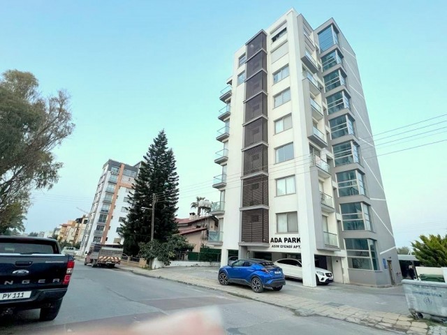 Kyrenia Karakum region, walking distance to the main street, ready to live, ready to live, VAT paid, ready to live 2 + 1 furnished apartment. 05338403555