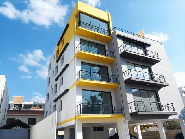 LARGE SPACIOUS (2+1) 90M2 APARTMENTS FOR SALE WITH ELEVATOR AND PARKING LOT IN AN EXCELLENT LOCATION IN SMALL KAYMAKLI