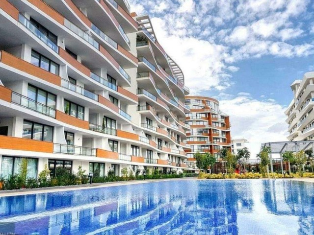 Girne Merkez'de Ortak Havuzlu Site içinde Satılık 3+1 Lüks Penthouse