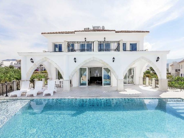 220mt vom Meer in Kyrenia Esentepe zu verkaufen 3 + 1 villa Villa mit Pool ** 