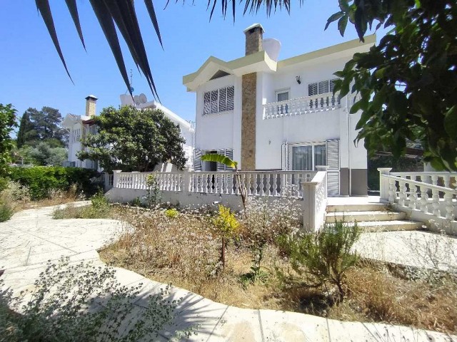 Girne ozanköy de satılık site içerisinde 3+1 villa hisseli