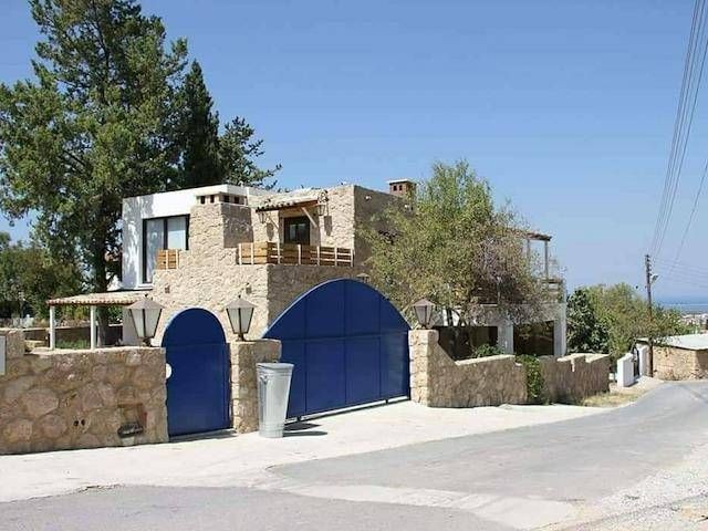 Beautifully restored 3+1 stone house with swimming pool for sale Ozankoy, Kyrenia
