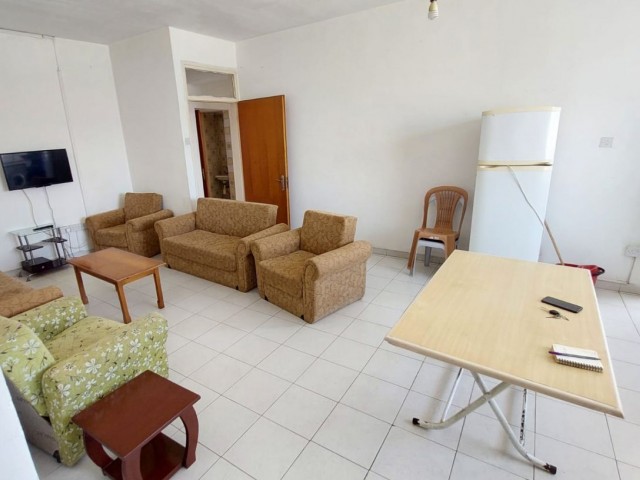Große Wohnung zum Verkauf in Nikosia Yenikent Region ** 