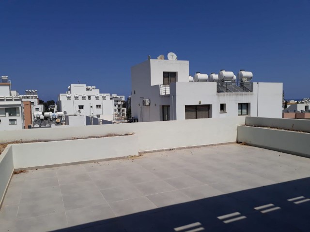 Penthouse Lu Llogara Apartment im Zentrum von Kyrenia ** 