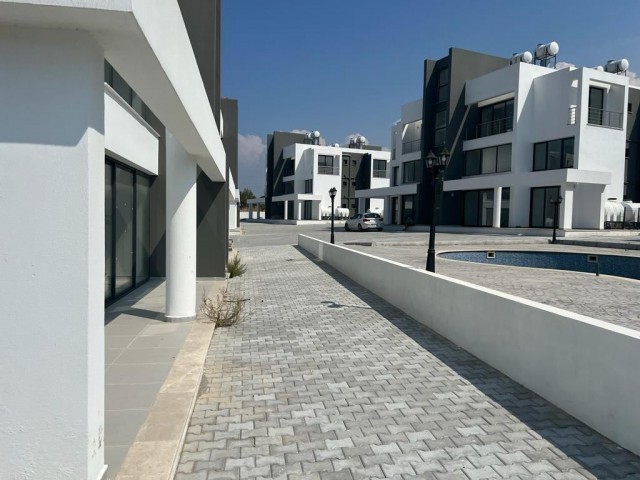 2 + 1 Marke ne Llogara Duplex Llogara Apartments in Kyrenia ** 