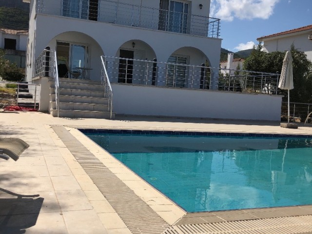4+1 private pool villa with fireplace for rent in Alsancak Kyrenia ** 