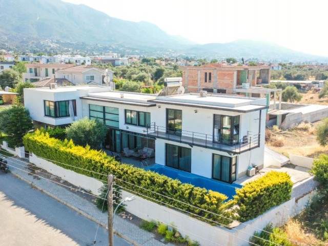 4+1 luxury villa for rent in Çatalköy