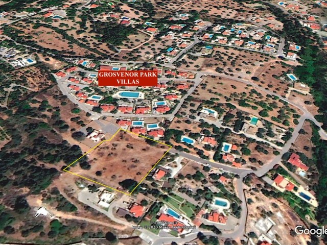 2 800 m2 plot + 450 m2 villa for sale in Bellapais