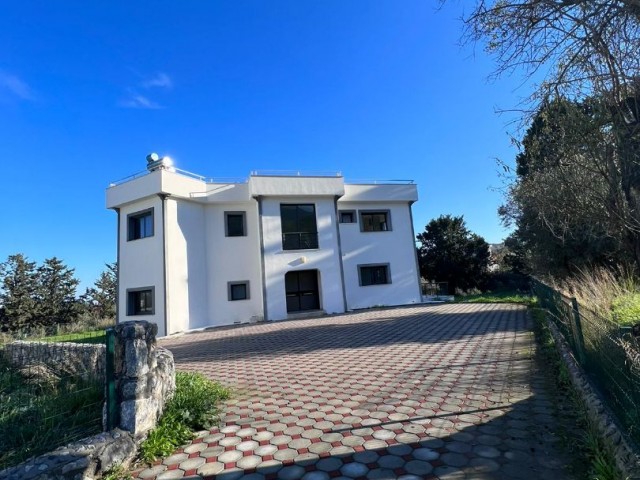 Villa Zu verkaufen in Alsancak, Kyrenia