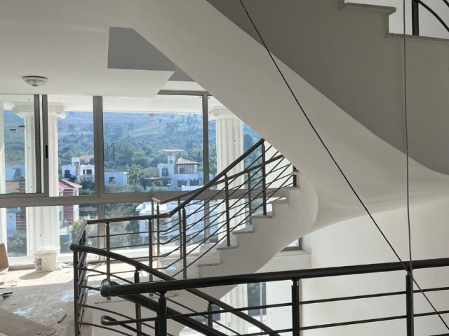 Luxury 2+1 apartment for sale in Kyrenia Center