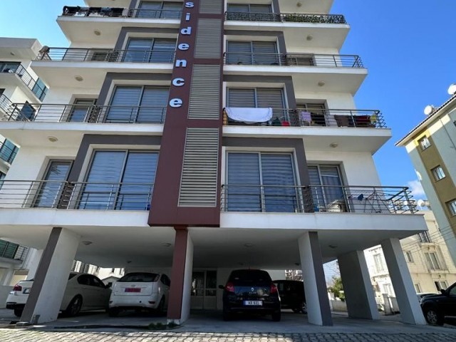 Zu verkaufen 2+1 Wohnung in Kyrenia Merkede, Türkisches Viertel