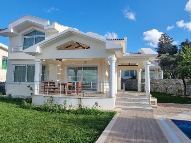 3+1 villa for sale in Alsncak Kyrenia
