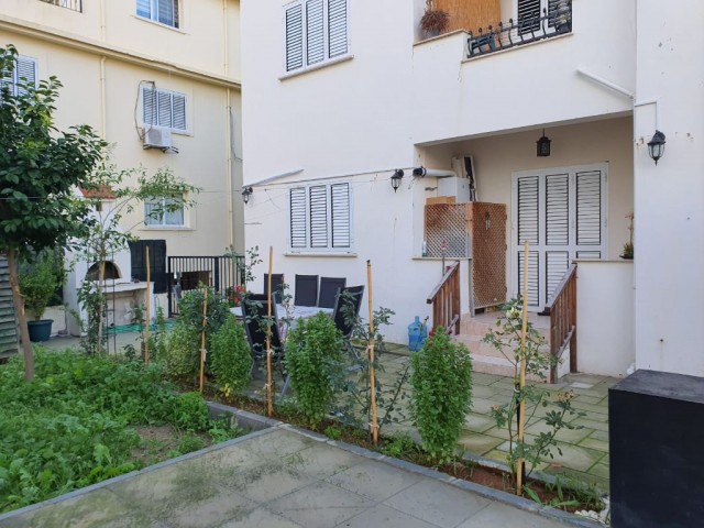 3 + 1 Ground floor apartment with garden in the center of Kyrenia ** 