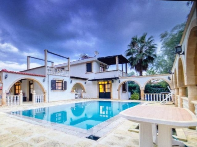 5 +1 villa in Kyrenia, ALSANCAK-ganz in der Nähe des Meeres ** 