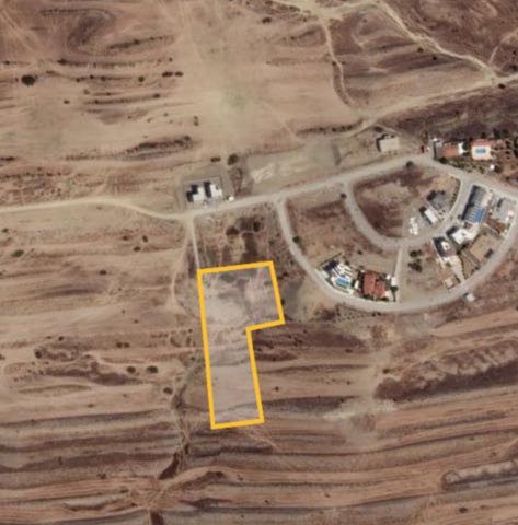 Investition in Gönyeli 5 Hektar türkisches Grundstück Straße, Wasser, Land mit Strom