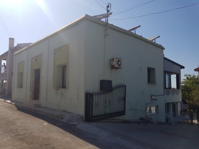 2 Häuser zum Verkauf in Kyrenia Alsancak ** 