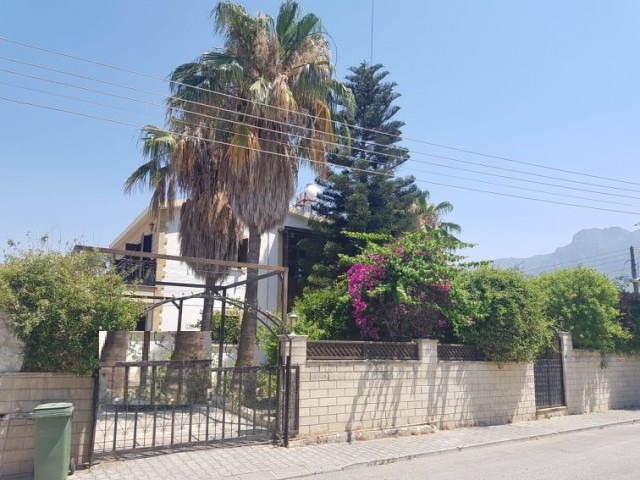 3+1 Villa zum Verkauf in Kyrenia Yesitepe ** 