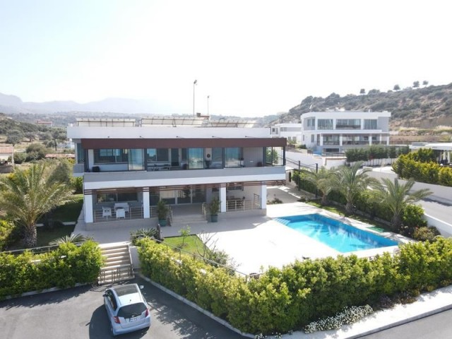 Villa Zum Verkauf In Kyrenia Alagadi 5 + 1 ** 