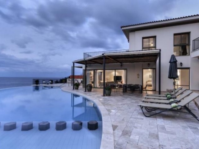 Kyrenia Esentepe Villa For Sale 7+1