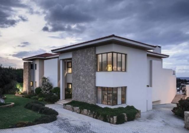 Villa Zum Verkauf In Kyrenia Esentepe 7 + 1 ** 