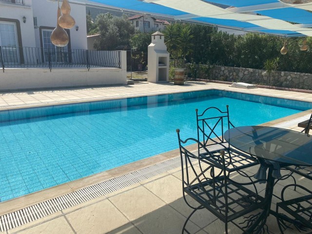 Short Term Rental Villa with Private Pool in Karsiyaka, Girne