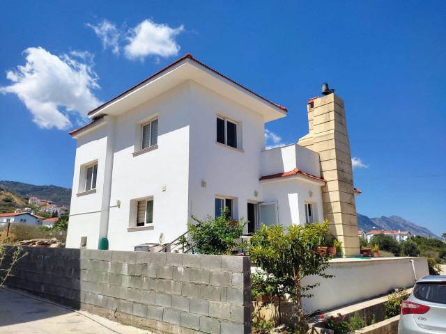 Zu verkaufen Villa 4+1 in Kyrenia Alsancak