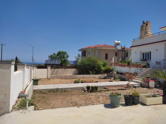 Zu verkaufen Villa 4+1 in Kyrenia Alsancak