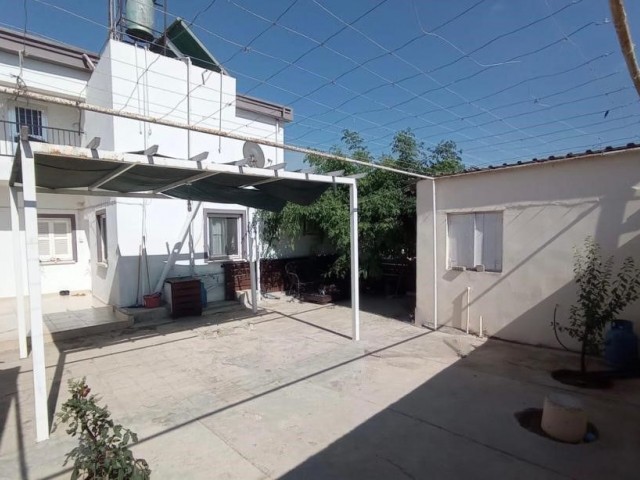 FAMAGUSTA / VALLEY DUPLES HOUSE 3+2 300 M2 DETACHED HOUSE FOR SALE IN A LARGE GARDEN ** 