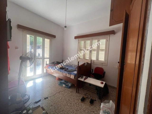 Zu verkaufen 3+1 türkische Immobilie Erdgeschosswohnung in Nikosia / Marmara Region
